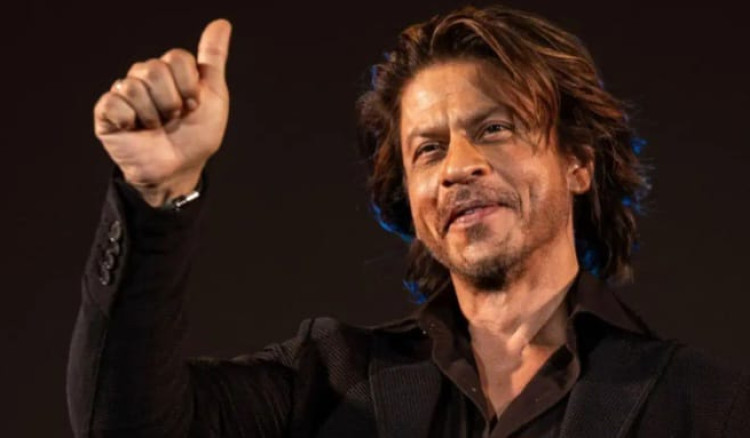 পরিবারকে নিয়ে বর্তমানে লন্ডনে ছুটি কাটাচ্ছেন কিং খান 